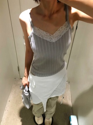 灰色