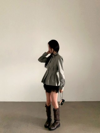 灰色