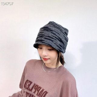 深棕色
