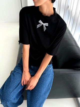 黑色