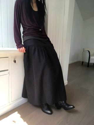 黑色