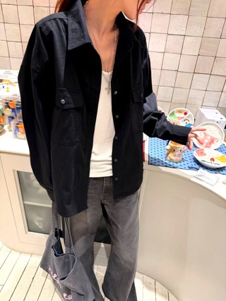 黑色