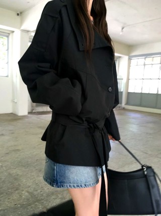 黑色