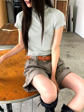 灰色