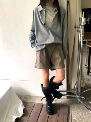 灰色