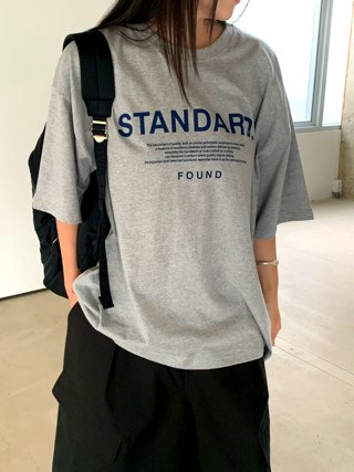 灰色