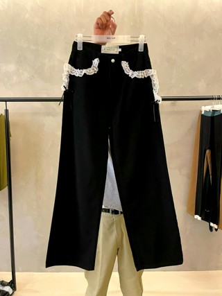 黑色