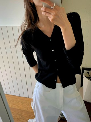 黑色