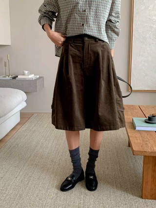 深棕色