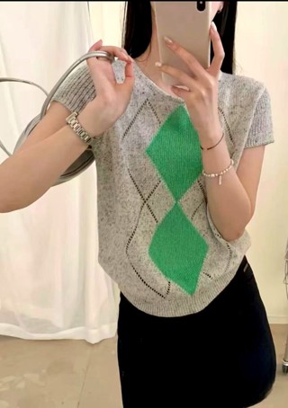 灰色