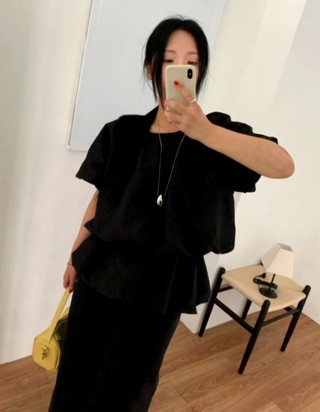 黑色