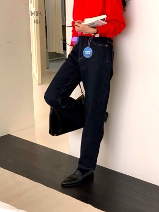深蓝色