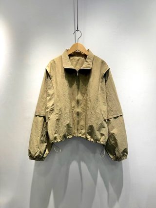 卡其色