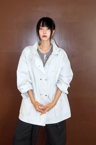 白色