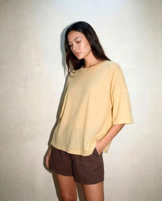 黄色
