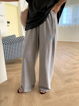 灰色