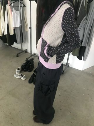黑色