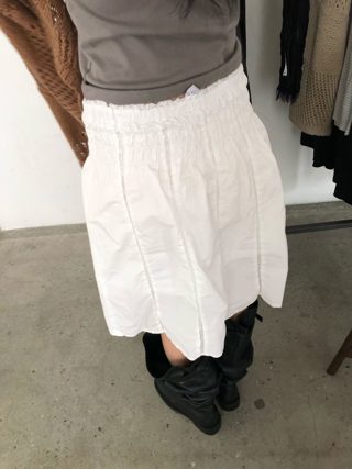 灰色