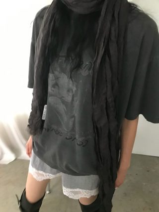 黑色