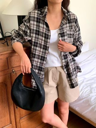 黑色