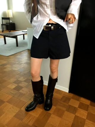 黑色