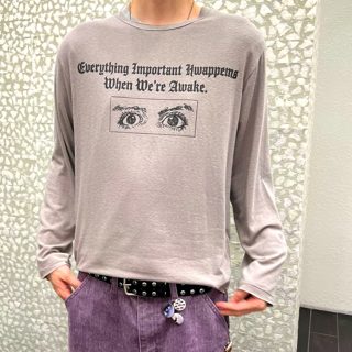 灰色