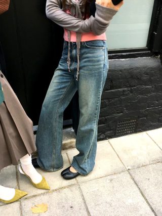 蓝色
