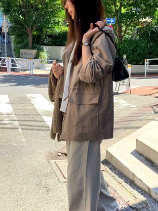 卡其色