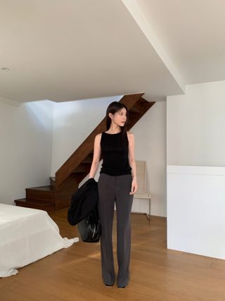 黑色