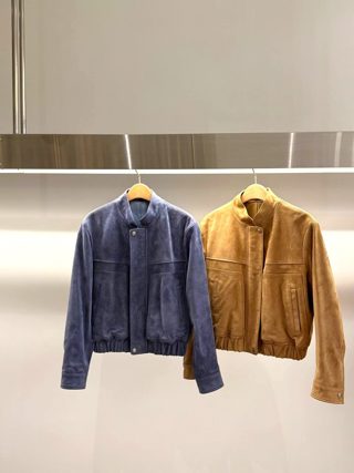 蓝色