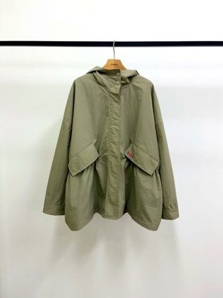 军绿色