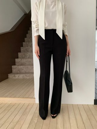 黑色