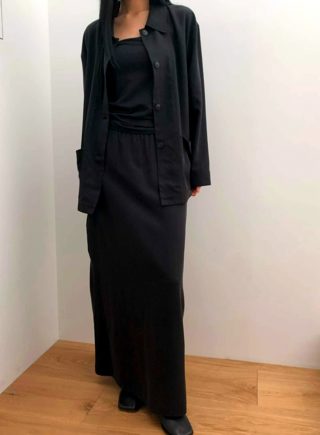 黑色