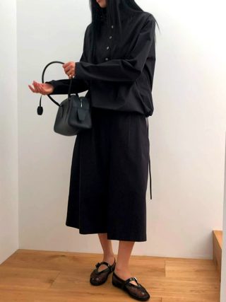 黑色