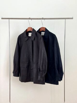 黑色