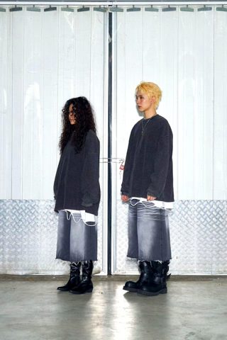 深灰