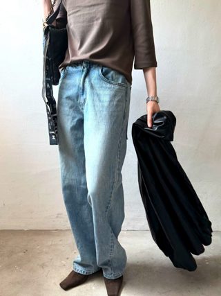 浅蓝色
