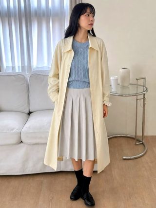 浅黄色