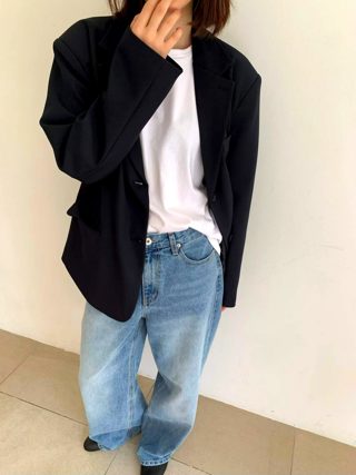 黑色