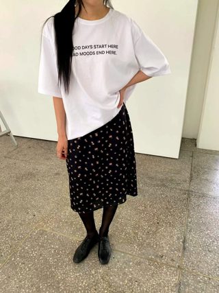 深蓝色