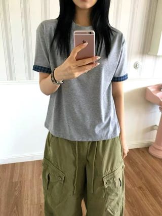 灰色