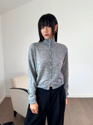 灰色