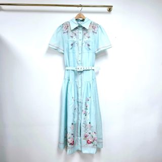 蓝色