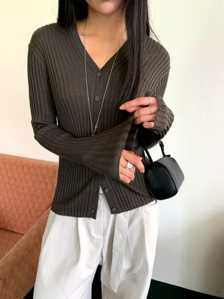 深棕色