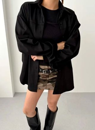 黑色