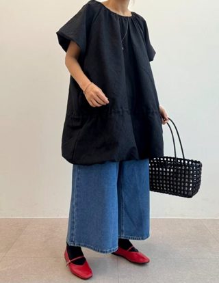 黑色
