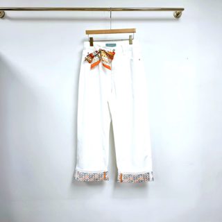 白色