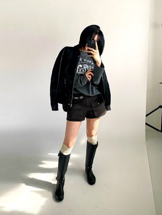 黑色