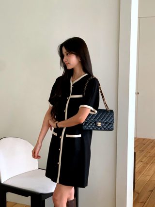 黑色