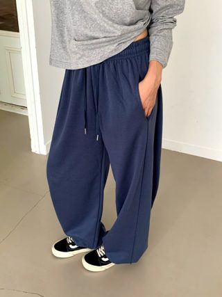 深蓝色